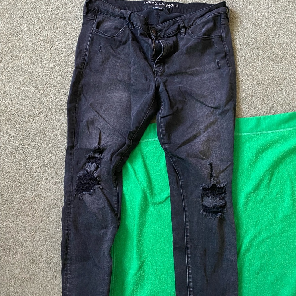 American Eagle distressed dark grey jeans 18 Short